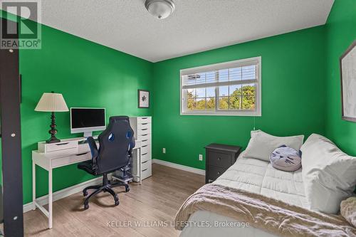 2 - 505 Proudfoot Lane, London North (North N), ON - Indoor Photo Showing Bedroom