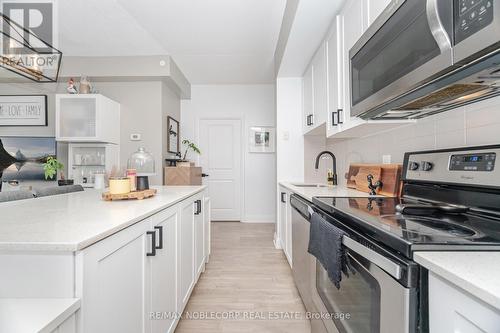 1505 - 3700 Highway 7 Road, Vaughan, ON - Indoor Photo Showing Kitchen With Upgraded Kitchen