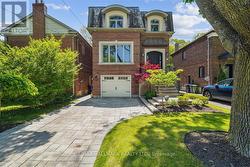 135 GLENVALE BOULEVARD  Toronto, ON M4G 2W1