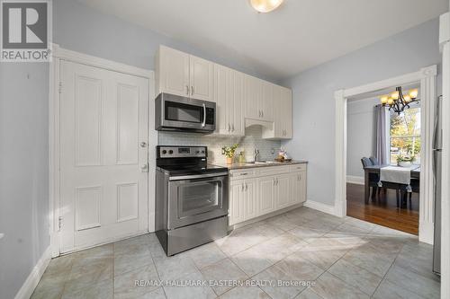 Built in appliances - 198 Hazlitt Street, Peterborough (Ashburnham Ward 4), ON - Indoor Photo Showing Kitchen