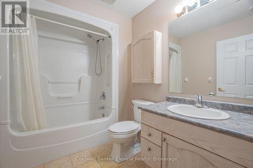 17 - 2705 Kingsway Drive, Kitchener, ON - Indoor Photo Showing Bathroom