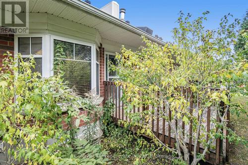 17 - 2705 Kingsway Drive, Kitchener, ON - Outdoor