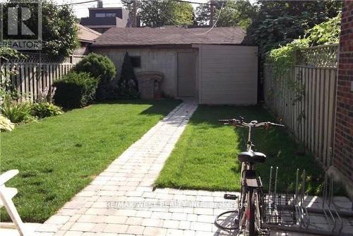 Lower - 111 Lippincott Street, Toronto, ON - Outdoor