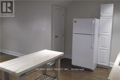 Lower - 111 Lippincott Street, Toronto, ON - Indoor