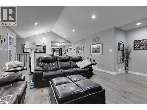 8458 Westcrest Drive, Prince George, BC - Indoor Photo Showing Living Room
