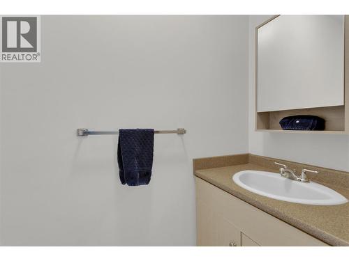 Main Level Half Bathroom - 588 Mccurdy Road, Kelowna, BC - Indoor Photo Showing Bathroom