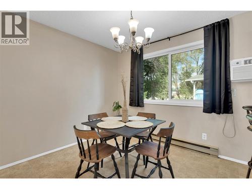 588 Mccurdy Road, Kelowna, BC - Indoor Photo Showing Dining Room