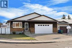 1631 HIRD COURT N  Regina, SK S4X 4G7