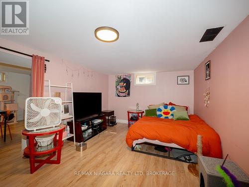 15 Michael Drive S, Port Colborne (Sugarloaf), ON - Indoor Photo Showing Bedroom