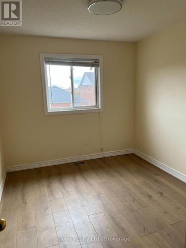 3956 Manatee Way, Mississauga, ON - Indoor Photo Showing Other Room