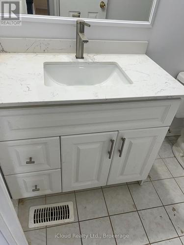 3956 Manatee Way, Mississauga, ON - Indoor Photo Showing Bathroom