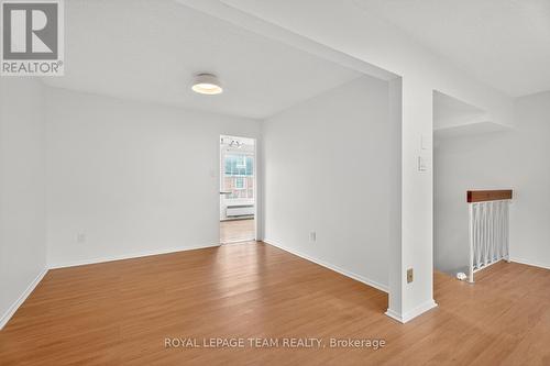9 Moorside Private, Ottawa, ON - Indoor Photo Showing Other Room