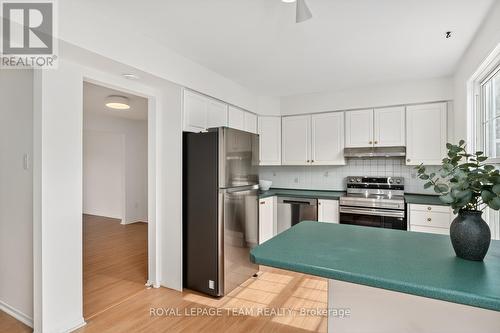9 Moorside Private, Ottawa, ON - Indoor Photo Showing Kitchen With Stainless Steel Kitchen