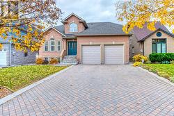 42 CREANONA BOULEVARD  Hamilton, ON L8E 5T2