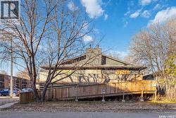 111-113 Q AVENUE N  Saskatoon, SK S7L 2Y4