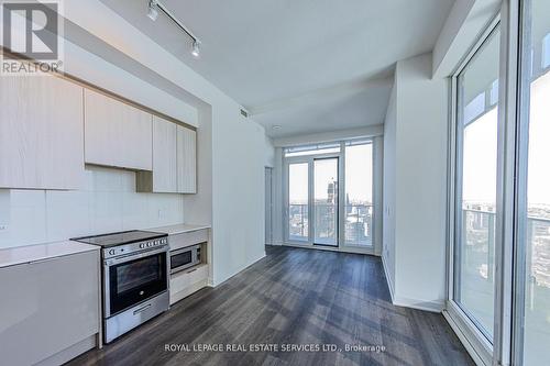 4203 - 3900 Confederation Parkway, Mississauga, ON - Indoor