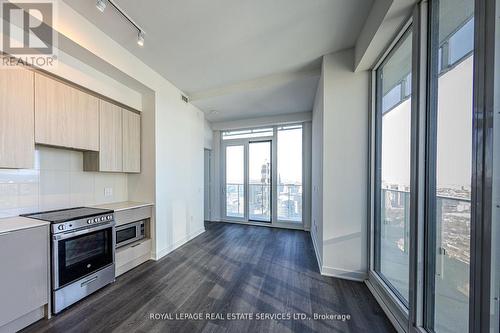 4203 - 3900 Confederation Parkway, Mississauga, ON - Indoor