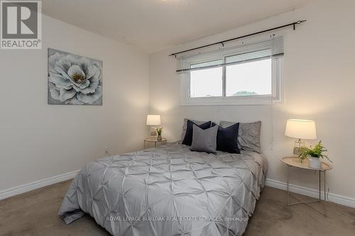 407 Murray Street, Grimsby, ON - Indoor Photo Showing Bedroom