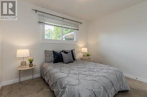 407 Murray Street, Grimsby, ON - Indoor Photo Showing Bedroom