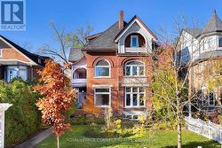 178 HIGH PARK AVENUE  Toronto, ON M6P 2S4