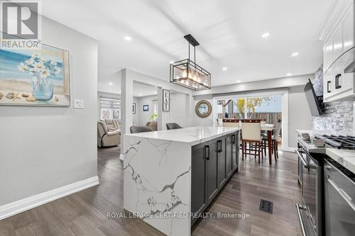 4174 Trellis Crescent, Mississauga, ON - Indoor Photo Showing Kitchen