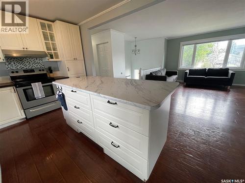 31 O'Connor Crescent, Kindersley, SK - Indoor Photo Showing Kitchen