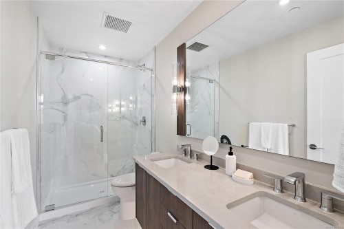 201-2520 Hackett Cres, Central Saanich, BC - Indoor Photo Showing Bathroom