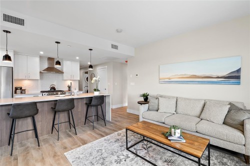 101-2520 Hackett Cres, Central Saanich, BC - Indoor Photo Showing Other Room