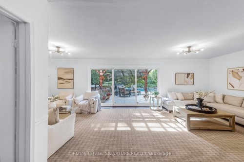 41 Denver Crescent, Toronto, ON - Indoor Photo Showing Living Room