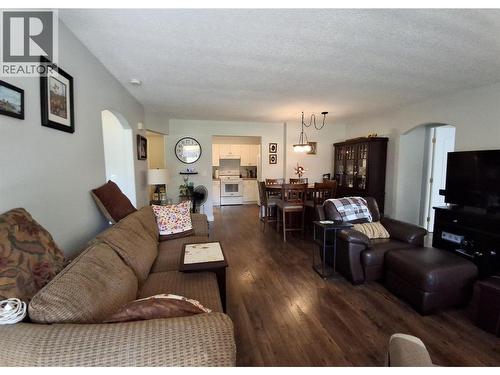 743 Okanagan Avenue Unit# 301, Chase, BC - Indoor Photo Showing Living Room