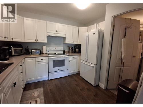 743 Okanagan Avenue Unit# 301, Chase, BC - Indoor Photo Showing Kitchen