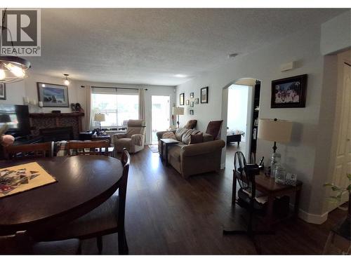 743 Okanagan Avenue Unit# 301, Chase, BC - Indoor Photo Showing Living Room