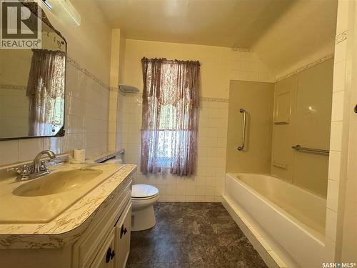 1328 Retallack Street, Regina, SK - Indoor Photo Showing Bathroom