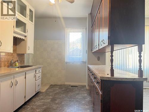 1328 Retallack Street, Regina, SK - Indoor Photo Showing Kitchen