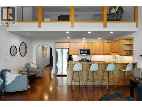 2802 Henstridge Road Unit# 2, Sorrento, BC - Indoor Photo Showing Kitchen