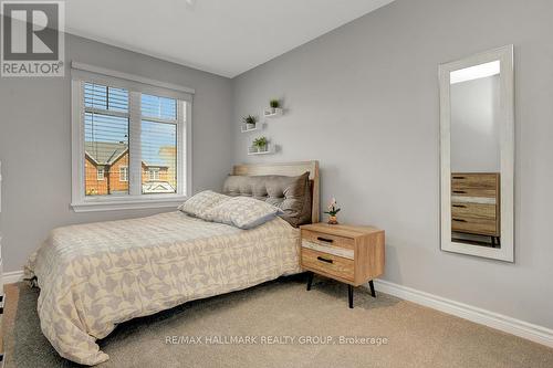 Secondary bedroom - 755 Bowercrest Crescent, Ottawa, ON - Indoor Photo Showing Bedroom