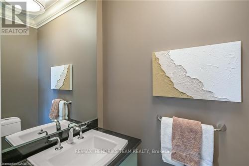 20 - 19 Lake Street, Grimsby (Grimsby Beach), ON - Indoor Photo Showing Bathroom