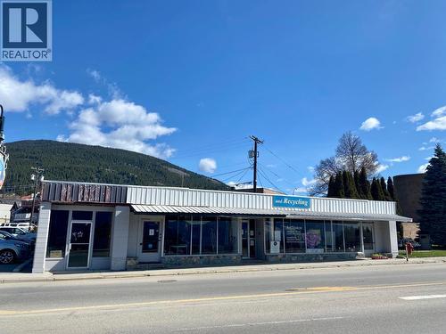 Main Street and Highway Frontage. - 116 Northwest Boulevard, Creston, BC 
