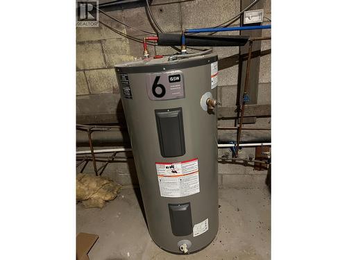 Newer Hot Water Tank . - 116 Northwest Boulevard, Creston, BC 