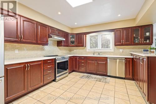 2492 Erin Centre Boulevard, Mississauga, ON - Indoor Photo Showing Kitchen
