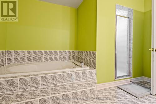 2492 Erin Centre Boulevard, Mississauga, ON - Indoor Photo Showing Bathroom