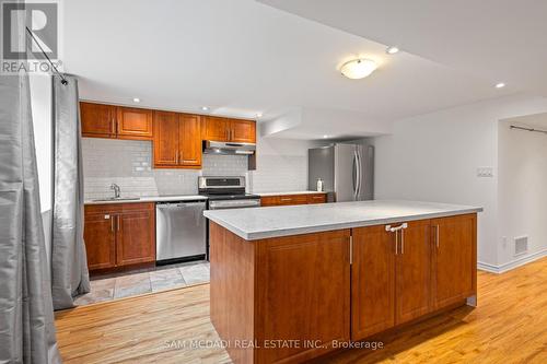 2492 Erin Centre Boulevard, Mississauga, ON - Indoor Photo Showing Kitchen With Stainless Steel Kitchen