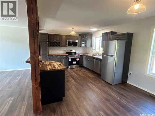 232 2Nd Street, Frobisher, SK - Indoor Photo Showing Kitchen