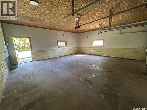 232 2Nd Street, Frobisher, SK - Indoor Photo Showing Garage
