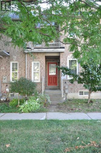 46 BAFFIN COURT  Richmond Hill, ON L4B 4J7