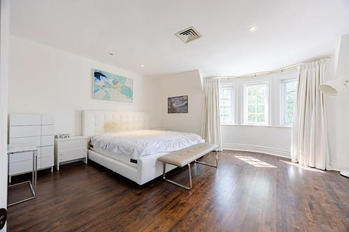 Primary bedroom - 33 Rue Thurlow, Hampstead, QC - Indoor Photo Showing Bedroom