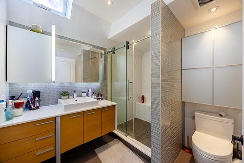 Bathroom - 33 Rue Thurlow, Hampstead, QC - Indoor Photo Showing Bathroom