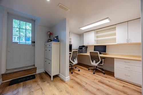 Office - 33 Rue Thurlow, Hampstead, QC - Indoor Photo Showing Other Room