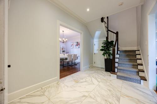 Hall - 33 Rue Thurlow, Hampstead, QC - Indoor Photo Showing Other Room