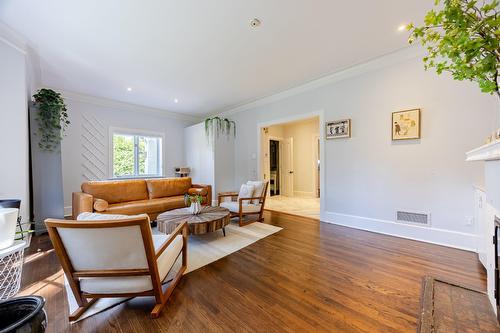 Living room - 33 Rue Thurlow, Hampstead, QC - Indoor